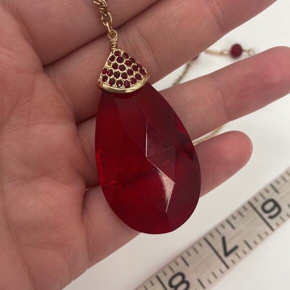 Red faux gemstone goldtone long necklace - Picture 5 of 6